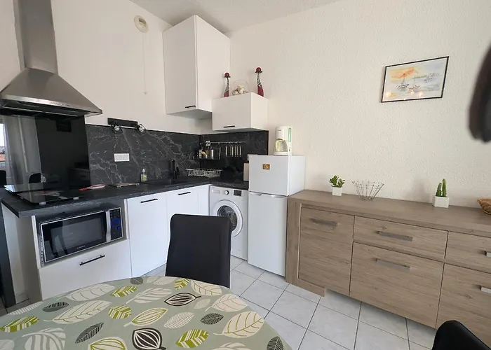 T2 Pour 4 Pers A 100m De La Avec Balcon - Fr-1-797-61 *