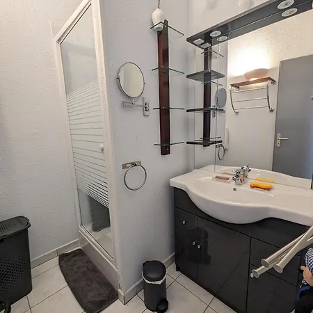 T2 Pour 4 Pers A 100m De La Avec Balcon - Fr-1-797-61 Apartment